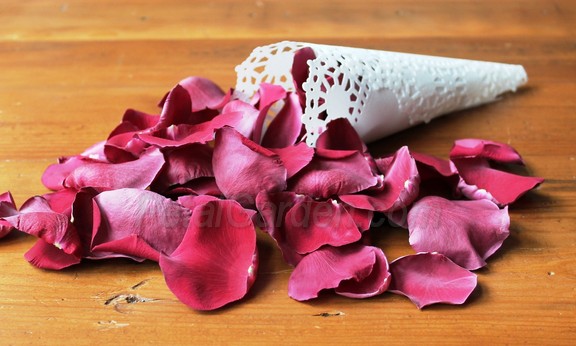 burgundy freeze dried rose petals